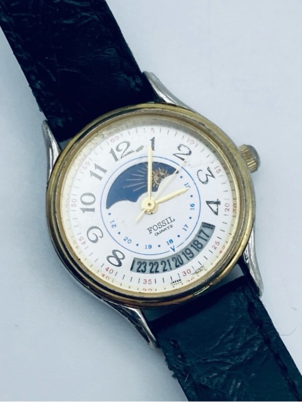 Vintage Fossil 1985 Moon Phase Calendar Watch Gold Case Leather Band Rare